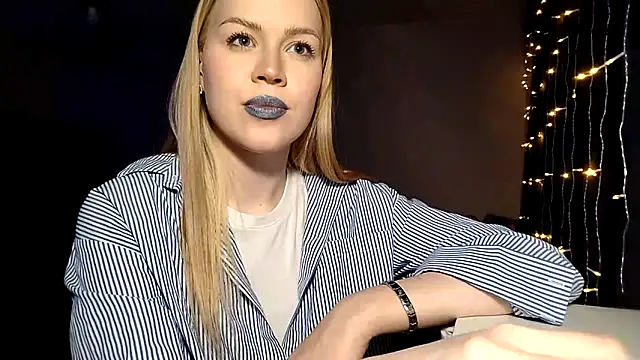 Snapshot of LunaPeony chatting on March 2026 10:48:01 PM LunaPeony online show from March 2026 10:48:01 PM