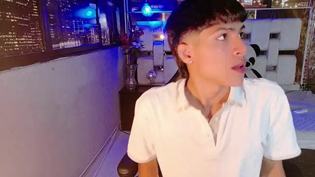 Snapshot of StormLuxX chatting on December 2025 12:11:02 PM StormLuxX online show from December 2025 12:11:02 PM