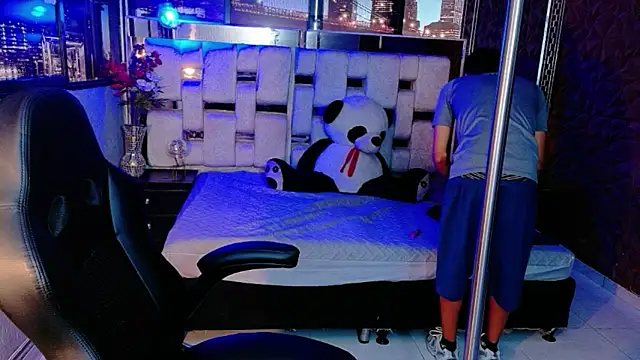 Snapshot of StormLuxX chatting on December 2025 03:19:01 PM StormLuxX online show from December 2025 03:19:01 PM