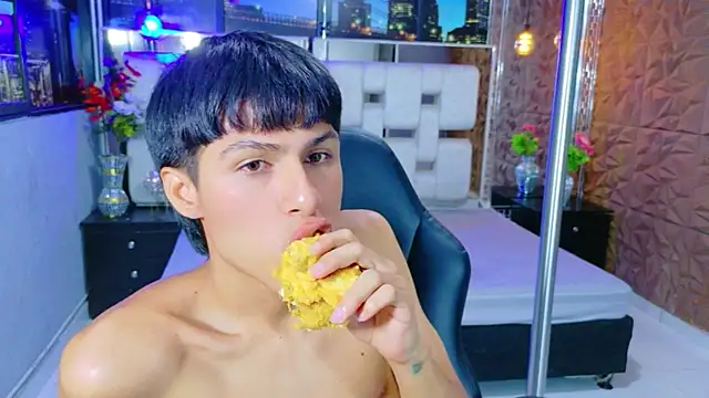 Snapshot of StormLuxX chatting on January 2026 10:01:01 PM StormLuxX online show from January 2026 10:01:01 PM