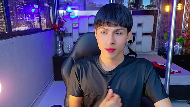 Snapshot of StormLuxX chatting on January 2026 07:49:02 PM StormLuxX online show from January 2026 07:49:02 PM