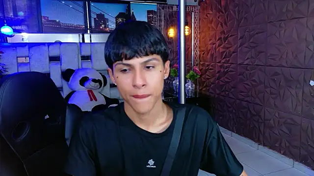 Snapshot of StormLuxX chatting on January 2026 07:27:01 PM StormLuxX online show from January 2026 07:27:01 PM