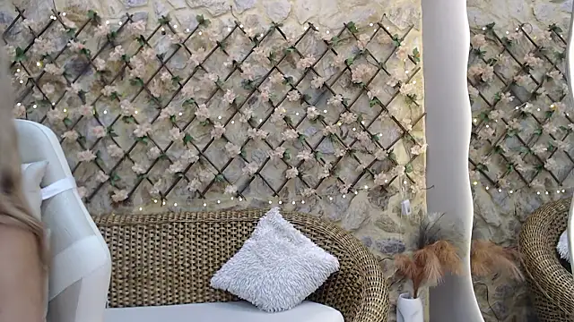 Snapshot of GoldenMusee_ chatting on January 2026 01:28:02 PM GoldenMusee online show from January 2026 01:28:02 PM