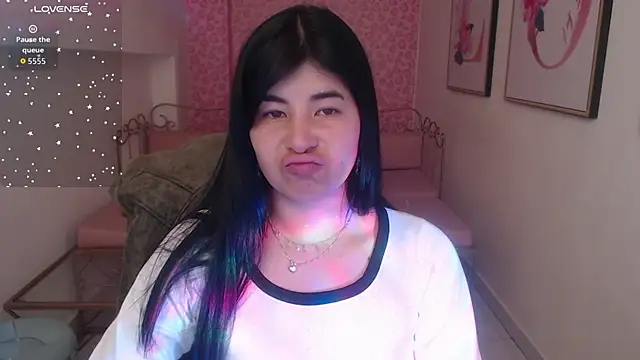 Snapshot of Nina_harpper_ chatting on December 2025 01:04:02 PM Nina harpper online show from December 2025 01:04:02 PM