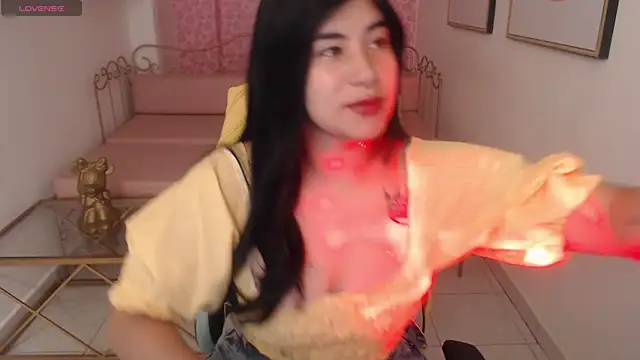 Snapshot of Nina_harpper_ chatting on January 2026 01:16:01 PM Nina harpper online show from January 2026 01:16:01 PM