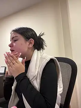 Camila Duarte2 online show from April 2026 01:41:01 PM