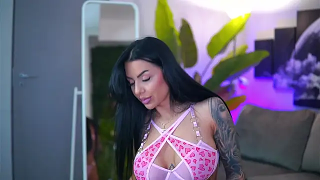 Snapshot of Ivy_Trix chatting on February 2026 07:21:01 PM Ivy Trix online show from February 2026 07:21:01 PM