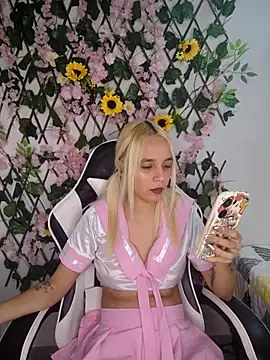 KasumiSophia online show from April 2026 12:09:02 PM