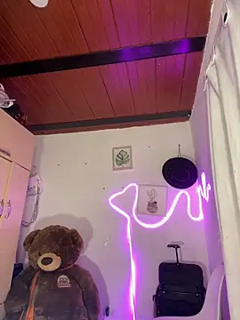 Cynthia es online show from April 2026 12:35:01 AM