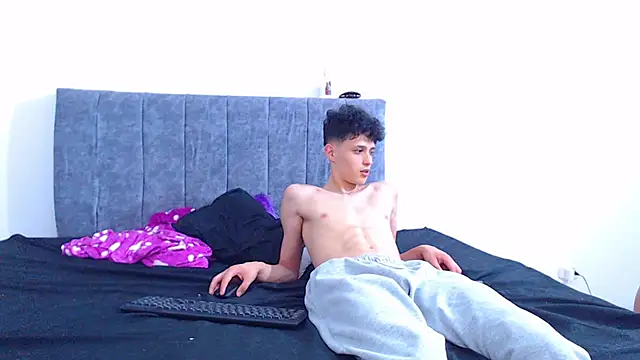 hottie couplee online show from March 2026 11:09:02 PM