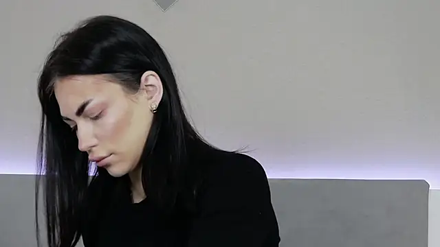 Snapshot of RachaelMils chatting on December 2025 03:47:02 AM RachaelMils online show from December 2025 03:47:02 AM