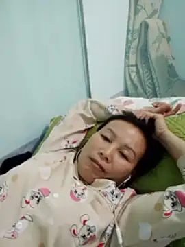 Snapshot of Lili-123k chatting on December 2025 02:46:02 PM Lili-123k online show from December 2025 02:46:02 PM