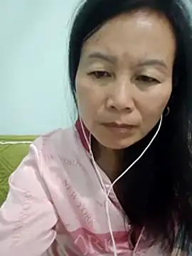 Snapshot of Lili-123k chatting on December 2025 06:49:02 PM Lili-123k online show from December 2025 06:49:02 PM