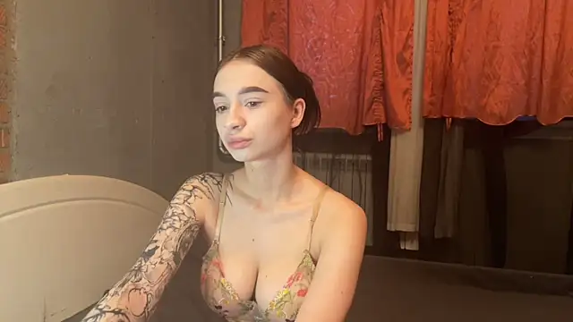 Snapshot of imChatty_Alice chatting on May 2026 01:25:01 AM imChatty Alice online show from May 2026 01:25:01 AM