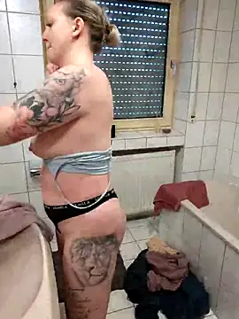 Snapshot of Milas_Dreams_OF chatting on December 2025 09:06:01 AM Milas Dreams OF online show from December 2025 09:06:01 AM