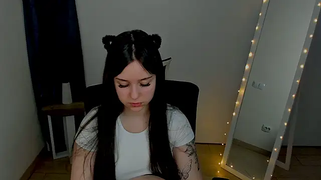 Snapshot of Lilu_May chatting on May 2026 12:54:02 PM Lilu May online show from May 2026 12:54:02 PM