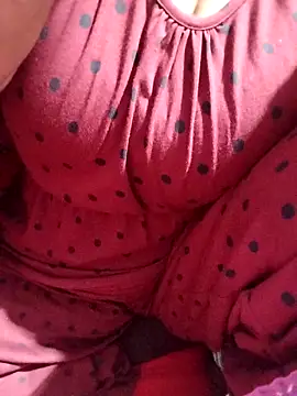 Snapshot of hottyrose69 chatting on January 2026 04:32:02 PM hottyrose69 online show from January 2026 04:32:02 PM