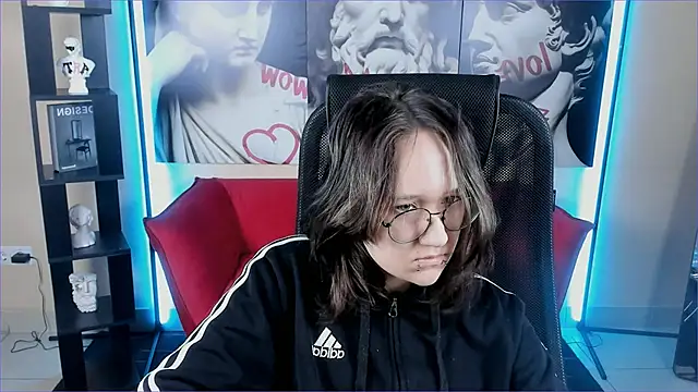 Sylvia Reed online show from December 2025 07:01:02 AM