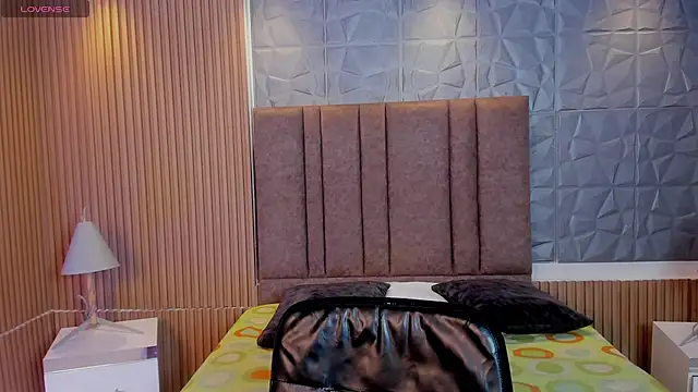 TiffanyHoustton online show from April 2026 12:16:02 PM