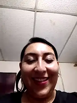 Valeria montana  online show from March 2026 11:42:01 PM