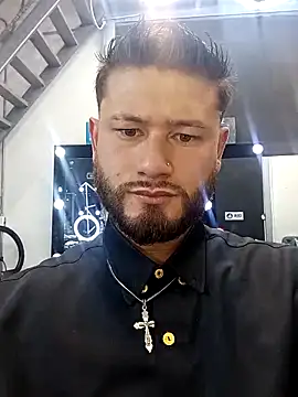 Snapshot of MaxSteel_x chatting on March 2026 01:42:01 AM MaxSteel x online show from March 2026 01:42:01 AM