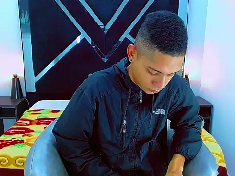 Snapshot of Axel_Marcu chatting on December 2025 02:24:02 PM Axel Marcu online show from December 2025 02:24:02 PM