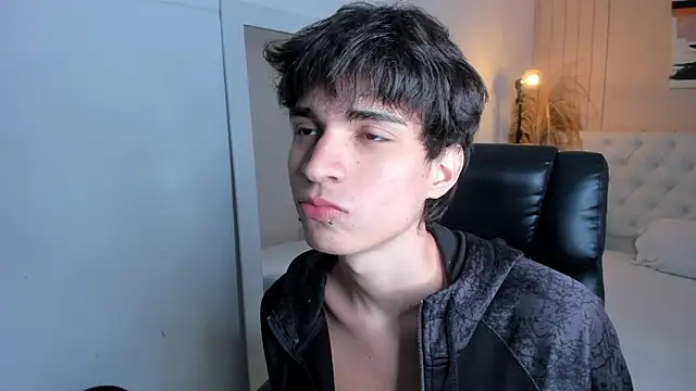 CONNOR STONNE  online show from April 2026 11:51:02 PM