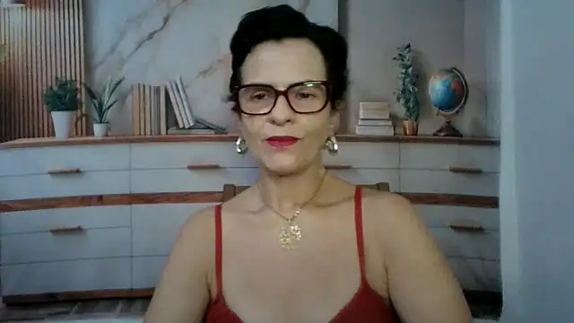 Snapshot of Luna-Hot0802 chatting on February 2026 12:13:02 PM Luna-Hot0802 online show from February 2026 12:13:02 PM