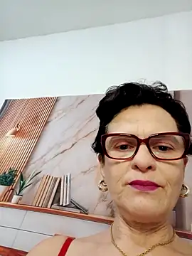 Snapshot of Luna-Hot0802 chatting on February 2026 01:10:01 PM Luna-Hot0802 online show from February 2026 01:10:01 PM