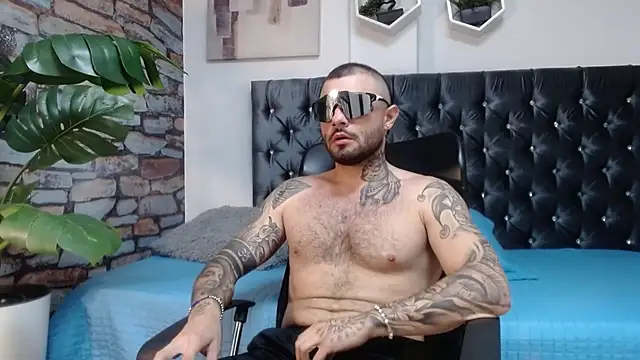 lucky smith1 online show from December 2025 06:38:01 PM