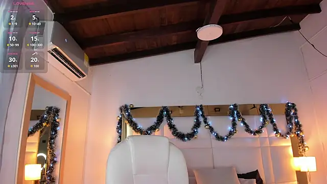 Zoei Moon online show from December 2025 07:53:02 PM