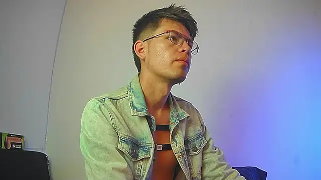 Snapshot of nicolatinboy chatting on February 2026 09:08:01 PM nicolatinboy online show from February 2026 09:08:01 PM