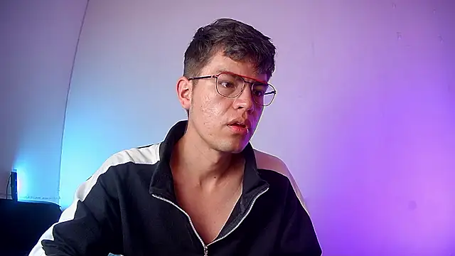 Snapshot of nicolatinboy chatting on February 2026 09:05:02 PM nicolatinboy online show from February 2026 09:05:02 PM