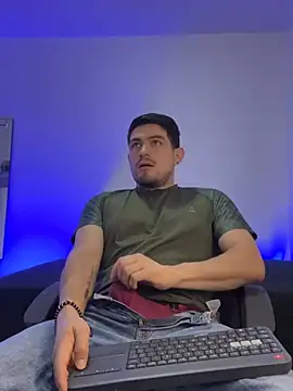 williamsmiiths16 online show from April 2026 01:54:02 PM