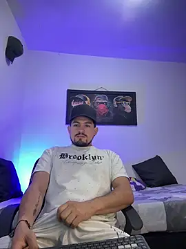 williamsmiiths16 online show from June 2026 02:56:02 PM
