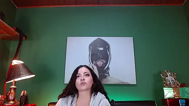 LunaTikka online show from December 2025 01:23:01 AM