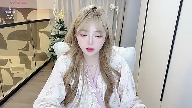 Star-XinX online show from March 2026 10:41:01 AM