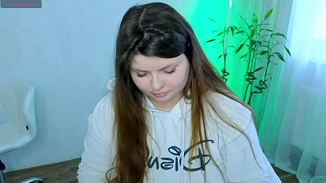 EvKamenskih online show from April 2026 11:33:01 AM