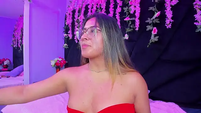 Snapshot of Freyaa_Millerr_ chatting on February 2026 03:03:02 AM Freyaa Millerr online show from February 2026 03:03:02 AM