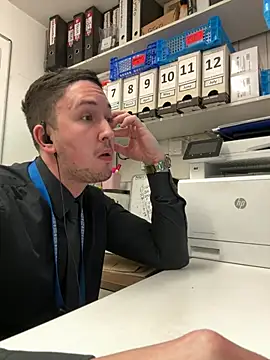 dirtyanal23 online show from February 2026 07:43:02 PM