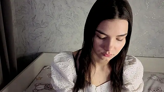 Laura Sunday online show from March 2026 12:30:01 PM