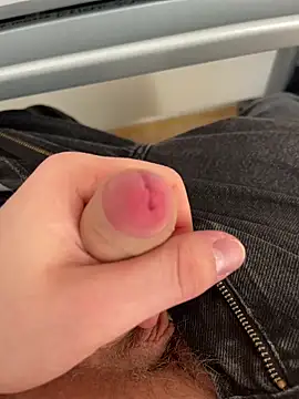 hannes256102 online show from March 2026 02:21:02 PM