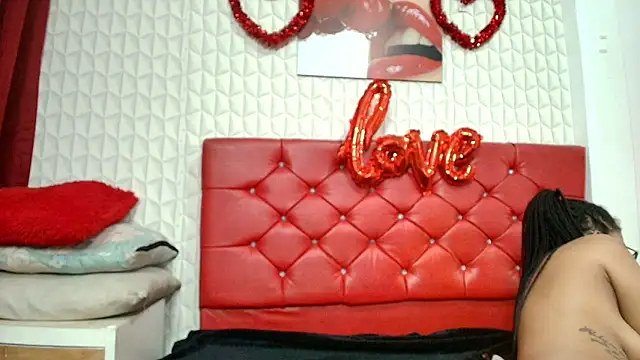 Elizabetth Roman online show from April 2026 08:32:02 PM