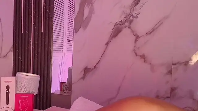 BellaHarpeer online show from April 2026 07:45:01 AM