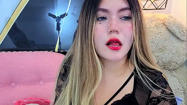 Snapshot of VioletaSweett1 chatting on July 2026 04:25:02 PM VioletaSweett1 online show from July 2026 04:25:02 PM