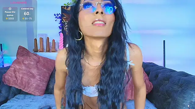 megan luxe  online show from December 2025 07:54:02 PM