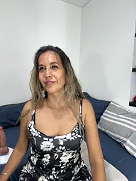 sandrafarrely online show from May 2026 12:17:01 AM