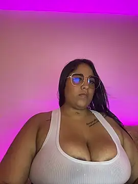 Snapshot of YenthCorona chatting on February 2026 06:22:01 AM YenthCorona online show from February 2026 06:22:01 AM