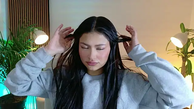 Snapshot of victoria___moon chatting on January 2026 01:24:02 PM victoria moon online show from January 2026 01:24:02 PM