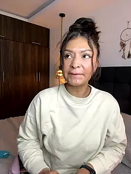 Snapshot of victoria___moon chatting on January 2026 06:45:01 PM victoria moon online show from January 2026 06:45:01 PM